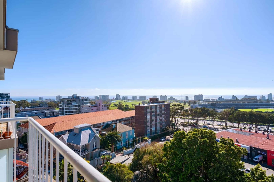 To Let 2 Bedroom Property for Rent in Green Point Western Cape